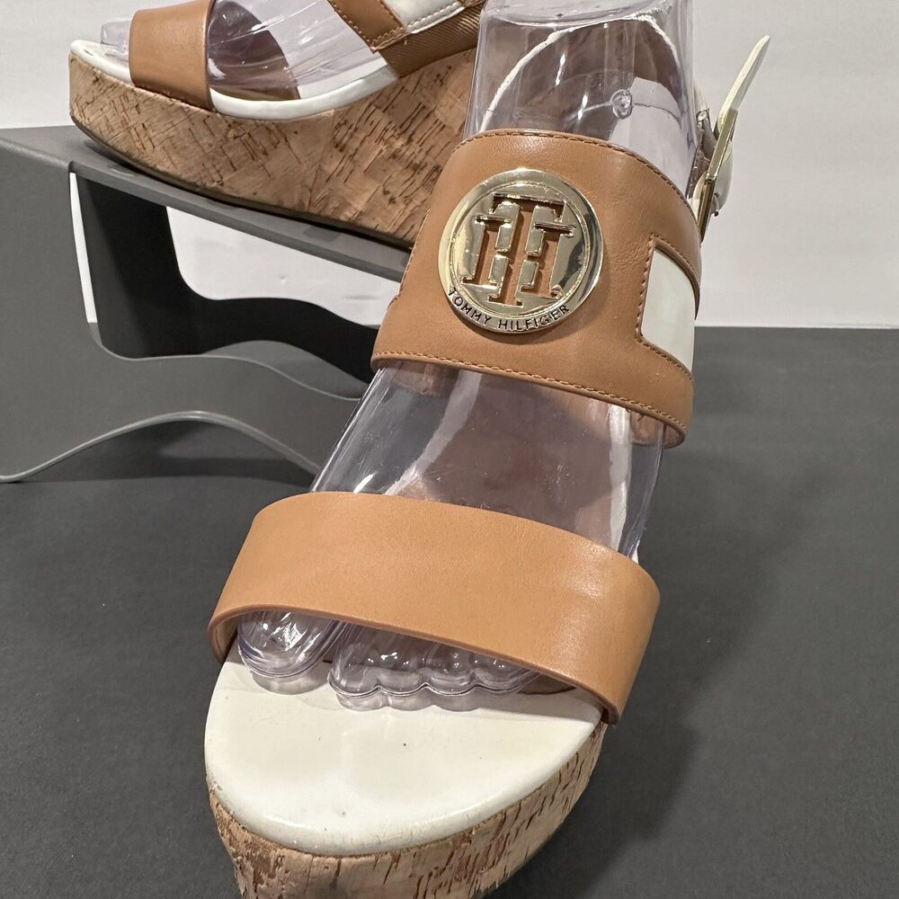 Tommy Hilfiger Paliana Medallion Sandals Womens 8.5M High Wedge Buckle Tan White